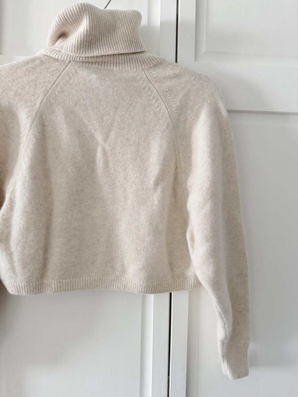 Wilfred 100% Cashmere Oversized Cropped Turtleneck Sweater - XS - Picture 8 of 11